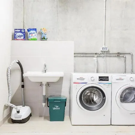 Salvatorehomes - Luxury With Private Dream Garden & Bbq - Casa Palma - A 5 Star Luxury Collection At Garda 산 제노 디 몬타냐