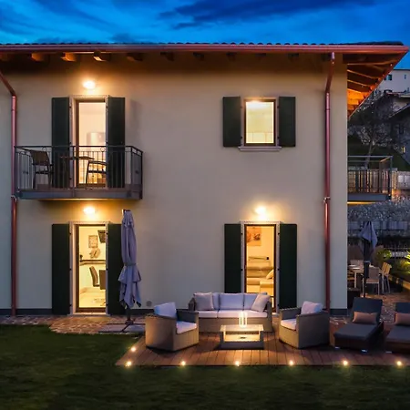 Holiday home Salvatorehomes - Luxury With Private Dream Garden & Bbq - Casa Palma - A 5 Star Luxury Collection At Garda