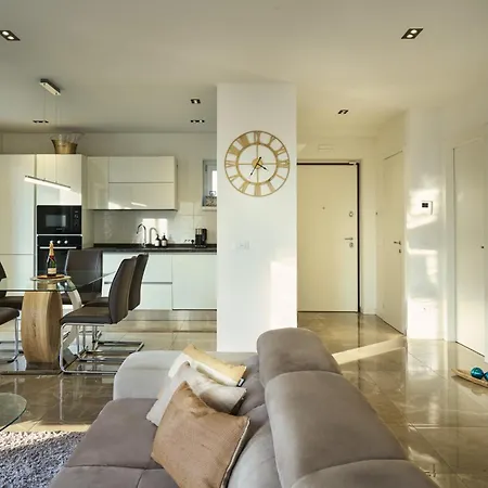 Salvatorehomes - Luxury With Private Dream Garden & Bbq - Casa Palma - A 5 Star Luxury Collection At Garda 산 제노 디 몬타냐