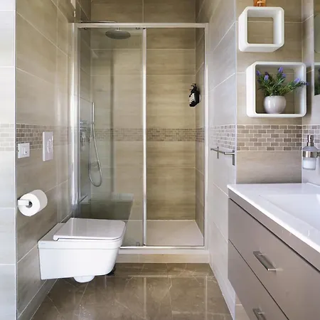 Salvatorehomes - Luxury With Private Dream Garden & Bbq - Casa Palma - A 5 Star Luxury Collection At Garda 펜션