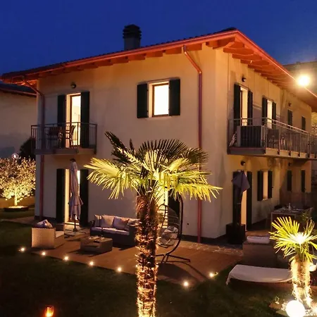 Salvatorehomes - Luxury With Private Dream Garden & Bbq - Casa Palma - A 5 Star Luxury Collection At Garda 펜션 산 제노 디 몬타냐